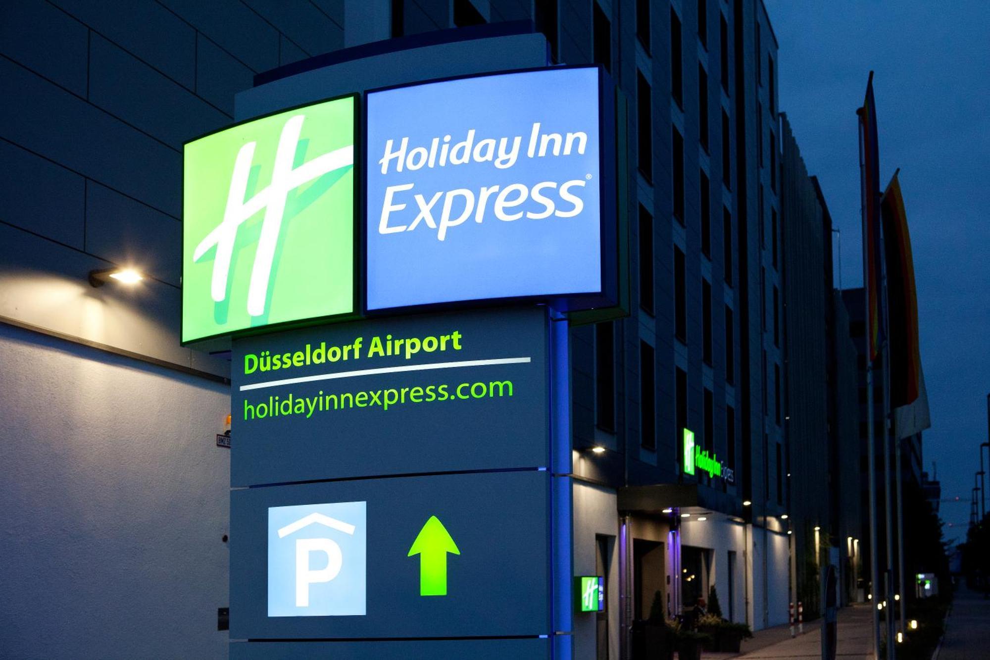 Holiday Inn Express - Duesseldorf Airport Buitenkant foto